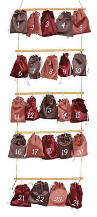 Advent calendar with 24 velvet bags 32 x 100 cm